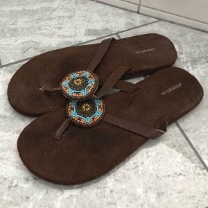 Xhilaration Brown Sandal Thong with Turquoise & Gold Beaded Medallion